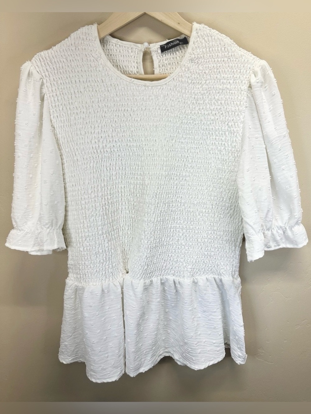 Women’s XXL White Smocked Short Sleeve Flattering Peplum Blouse - P2P 22”